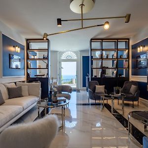 Bluonly Boutique B&B